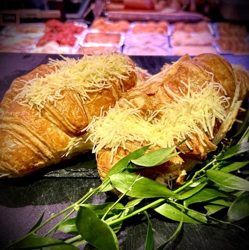 Croissant au jambon et emmental