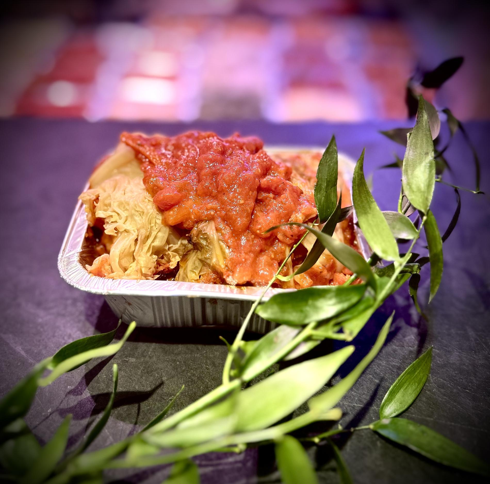 Choux farcis à la sauce tomate